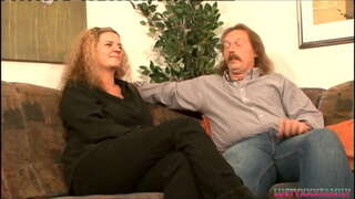 Raguotas milf su dideliu ąsočiai gauti šūdas jos brolis teisės leisti jam cum ant savo big boobs