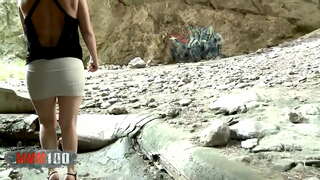 النساء قرنية الذين ينتظرون فرصتهم للحصول على مارس الجنس