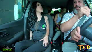 Kobieta w ciąży, paulista, nagie w samochodzie, chce zrobić swój pierwszy film porno