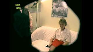 2 lesbiečių Milfs žaisti analinis žaislas! Amateurcommunity.xxx