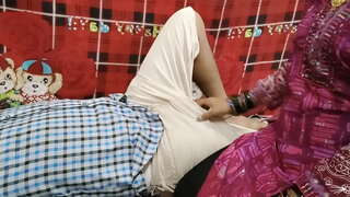 Lavire marrjen e saj për të punuar atë si uji shtënë poshtë