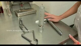 Pielęgniarka z nienasycony tyłkiem je członek