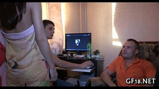 Yaraşıqlı qız-yeniyetmə dəyər xərçəng