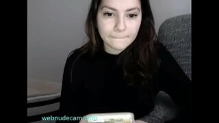 сексуалдык кыз көрсөткөндөй сиськи webnudecam.com