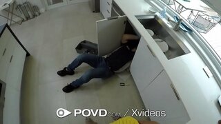 قضيب كبير الشرائح في سمراء كس ضيق